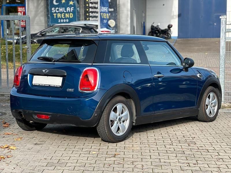 Gebraucht Mini ONE 102 PS (75 kW) 2017 Blau Kleinwagen