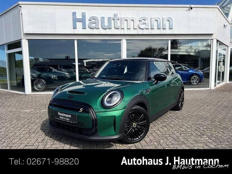 Gruen Gebraucht 2022 Mini Cooper SE Classic Kleinwagen | 19.850 € (Fairer Preis) - Bild 1/4