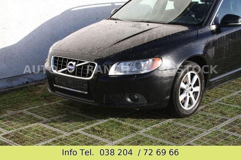 Gebraucht Volvo V70 Kinetic 179 PS (131 kW) 2012 Schwarz Kombi