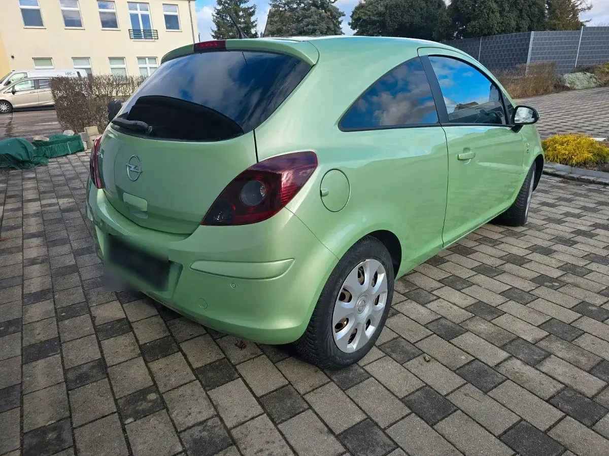 Gebraucht Opel Corsa Edition 87 PS (63 kW) 2010 Grün Kleinwagen