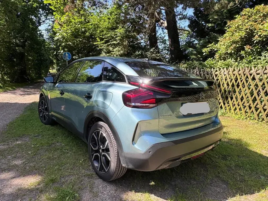 Gebraucht Citroën e-C4 Feel 100 kW (136 PS) 2023 Blau Limousine