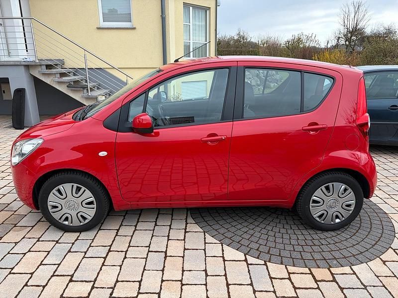 Gebraucht Opel Agila 68 PS (50 kW) 2013 Rot Kleinwagen