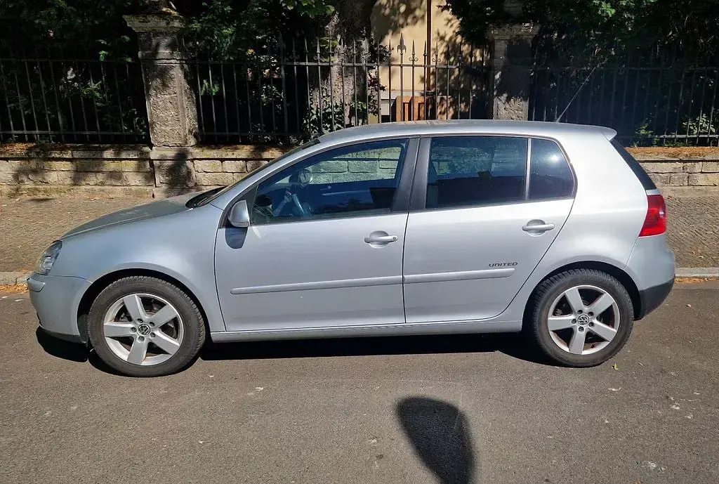 Gebraucht VW Golf VI Trendline 102 PS (75 kW) 2008 Silber Kleinwagen