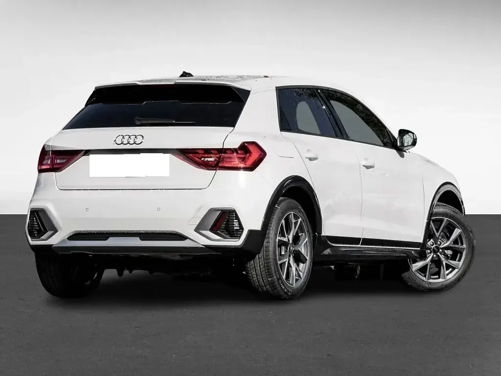 Gebraucht Audi A1 S-Line 95 PS (69 kW) 2023 Weiß SUV