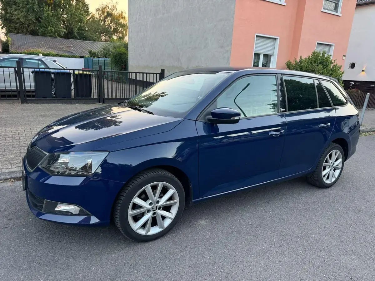 Gebraucht Skoda Fabia 90 PS (66 kW) 2016 Blau Kleinwagen