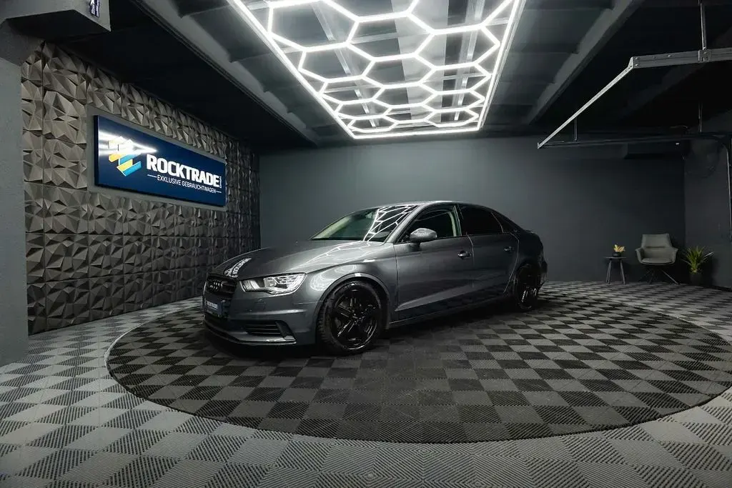 Gebraucht Audi A3 Sport 150 PS (110 kW) 2015 Daytonagrau Limousine