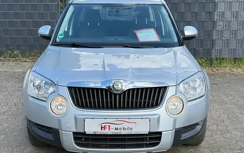 Gebraucht Skoda Yeti Plus Edition 110 PS (80 kW) 2014 Silbern SUV