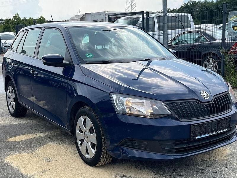 Blau Gebraucht 2015 Skoda Fabia Active Kombi | 3.499 € - Bild 1/4