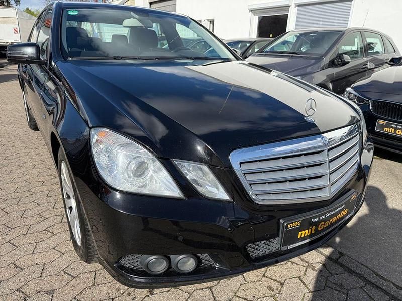 Gebraucht Mercedes E220 170 PS (125 kW) 2010 Schwarz Limousine