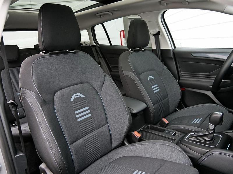 Gebraucht Ford Focus Active X 155 PS (114 kW) 2025 Silber Limousine