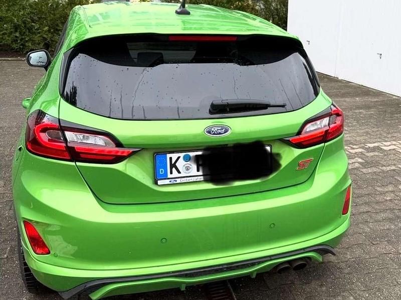 Gebraucht Ford Fiesta S 200 PS (147 kW) 2023 Grün Limousine