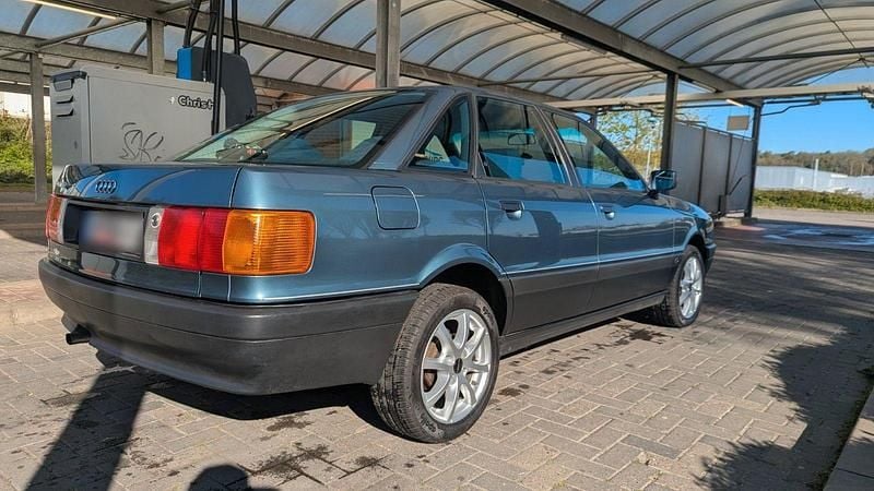 Second-hand Audi 80 69 CP (50 kW) 1990 Albastru Berlinǎ