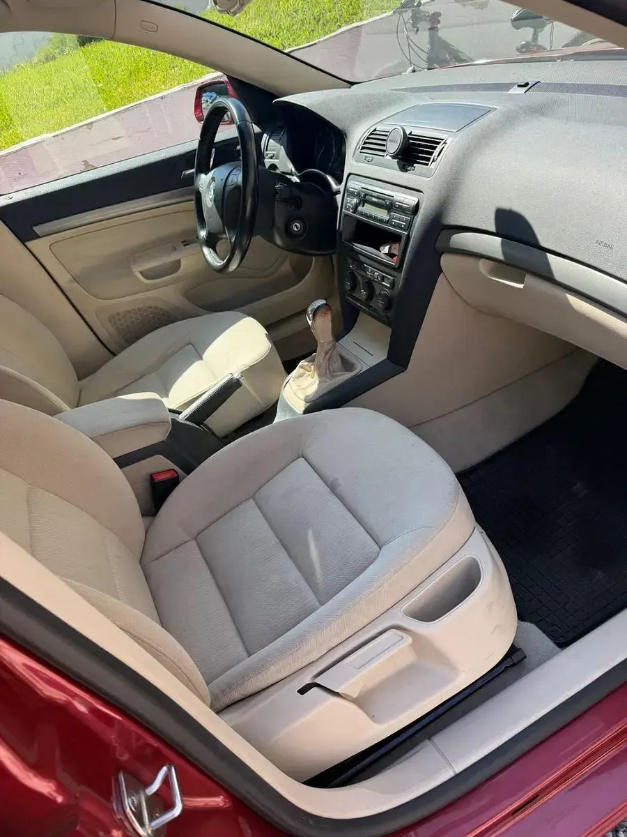 Gebraucht Skoda Octavia Ambiente 105 PS (77 kW) 2006 Rot Limousine