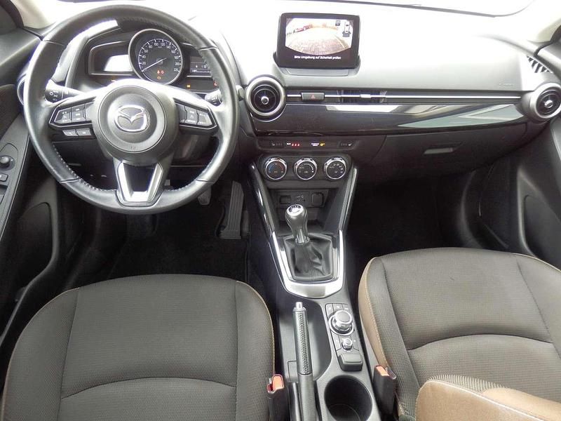 Gebraucht Mazda 2 Kizoku 90 PS (66 kW) 2021 Magmarot Limousine