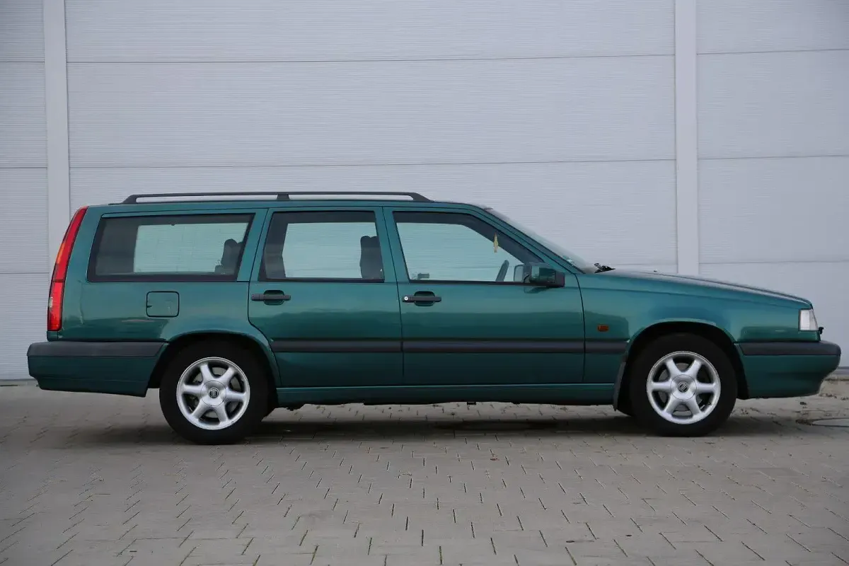 Second-hand Volvo 850 144 CP (105 kW) 1994 Verde Break