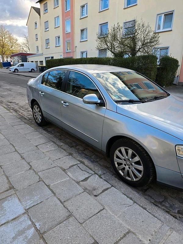 Gebraucht VW Passat 105 PS (77 kW) 2005 Blau Limousine