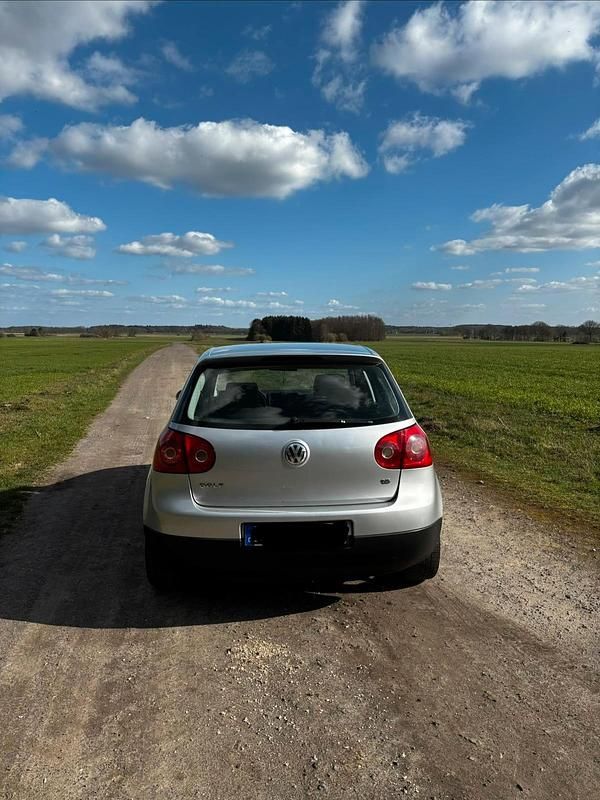 Gebraucht VW Golf V 102 PS (75 kW) 2004 Silber Kleinwagen