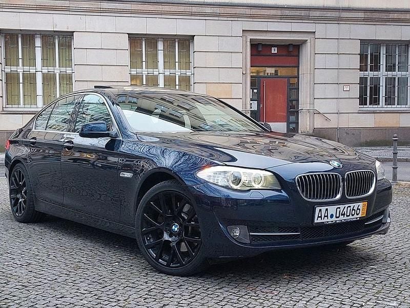 Gebraucht BMW 525 204 PS (150 kW) 2011 Blau Limousine