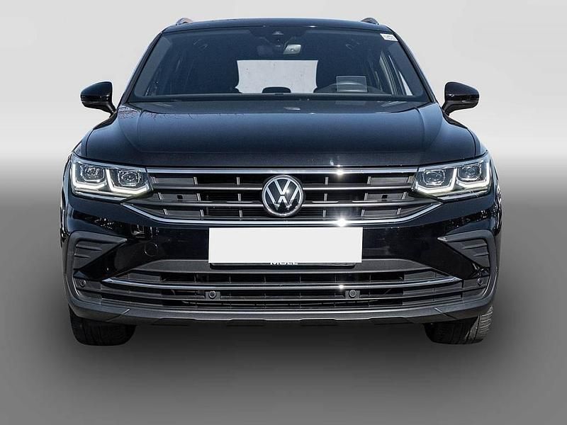 Gebraucht VW Tiguan Active 150 PS (110 kW) 2021 Schwarz SUV