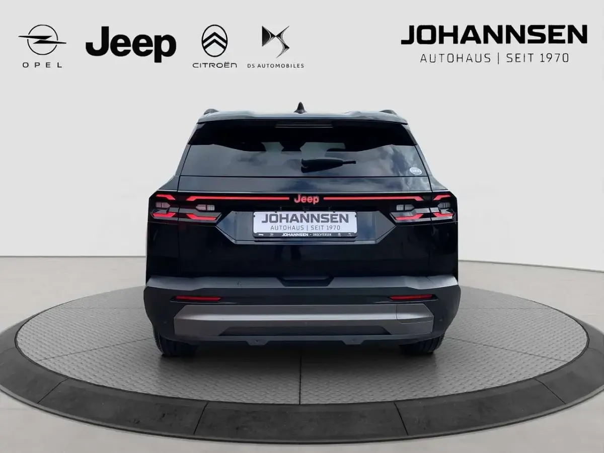 Gebraucht Jeep Compass 145 PS (106 kW) 2026 Schwarz SUV
