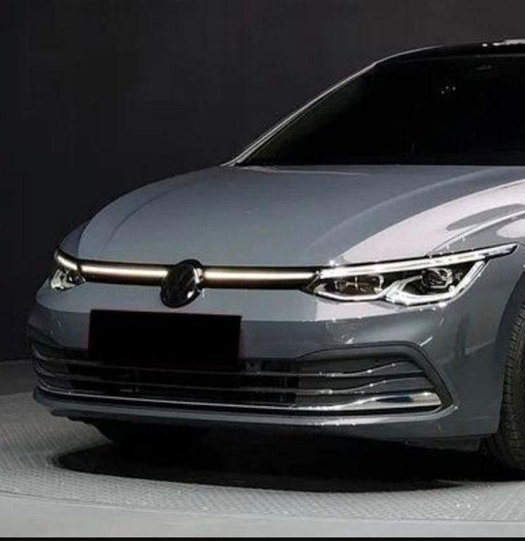 Grau Gebraucht 2024 VW Golf VIII Style Limousine | 29.875 € (Etwas zu teuer) - Bild 1/4