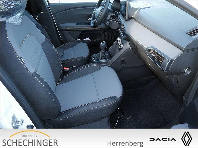 Gebraucht Dacia Jogger Extreme 141 PS (103 kW) 2025 Weiß Van / Kleinbus