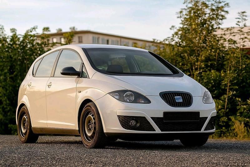 Weiß Gebraucht 2005 Seat Altea Van / Kleinbus | 1.999 € (Guter Preis) - Bild 1/4