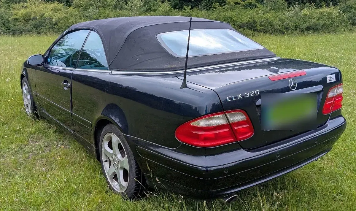 Gebraucht Mercedes CLK320 218 PS (160 kW) 2004 Blau Cabrio