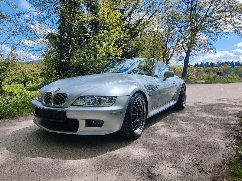 Silber Gebraucht 1997 BMW Z3 Performance Cabrio | 19.990 € (Etwas zu teuer) - Bild 1/4