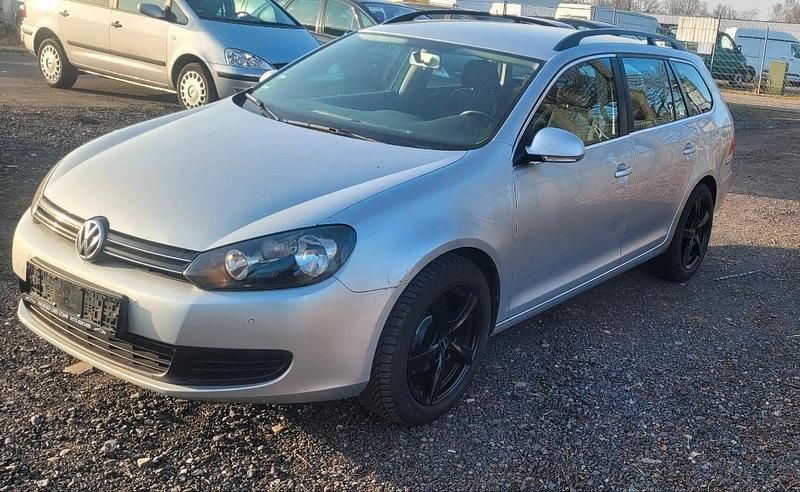 Gebraucht VW Golf VI 105 PS (77 kW) 2010 Silber Kleinwagen