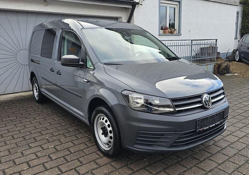 Gebraucht VW Caddy Maxi 131 PS (96 kW) 2020 Grau Van / Kleinbus