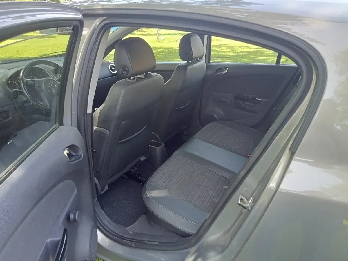 Gebraucht Opel Corsa 95 PS (69 kW) 2014 Grau Kleinwagen