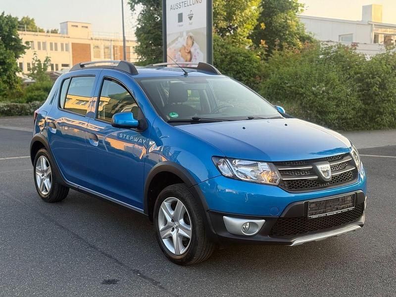Gebraucht Dacia Sandero Prestige 90 PS (66 kW) 2016 Blau Kleinwagen