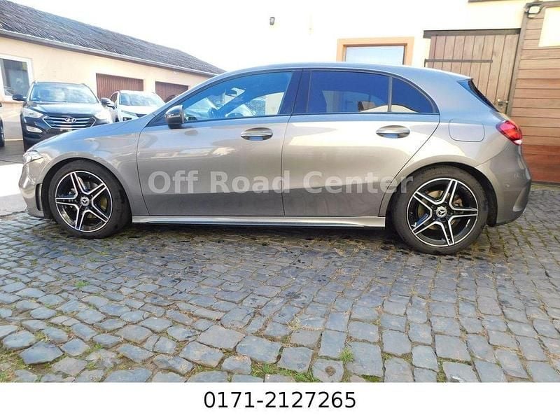 Gebraucht Mercedes A200 AMG 163 PS (119 kW) 2018 Grau Limousine