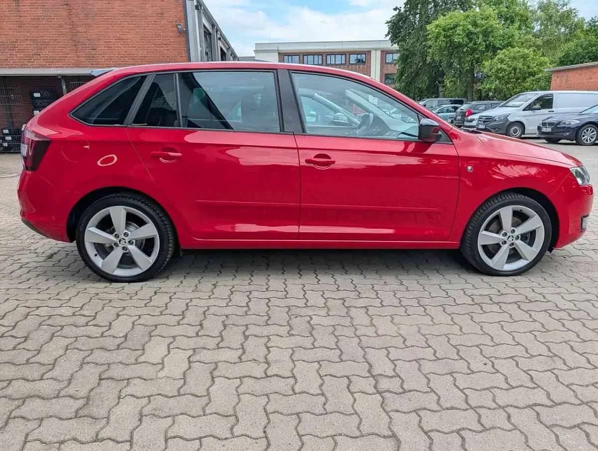 Gebraucht Skoda Rapid Elegance 105 PS (77 kW) 2015 Corridarot Kleinwagen