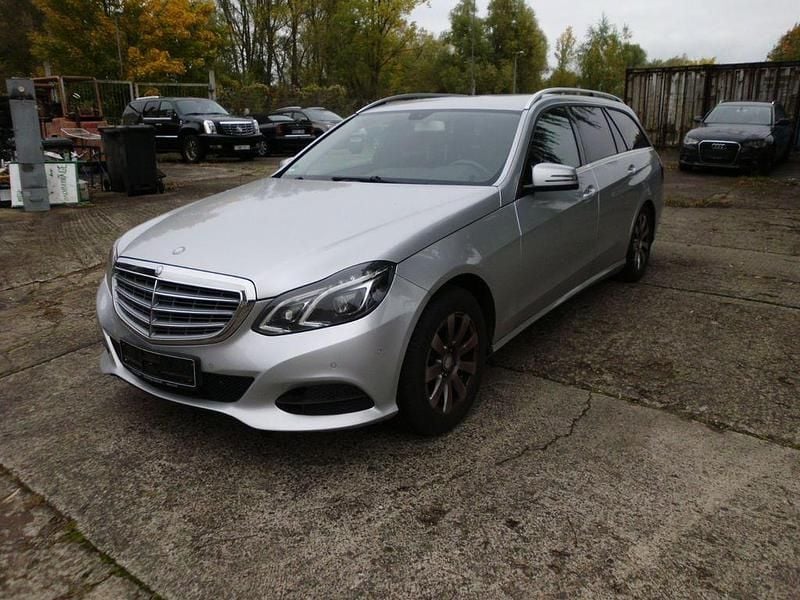 Gebraucht Mercedes E220 170 PS (125 kW) 2013 Silber Kombi