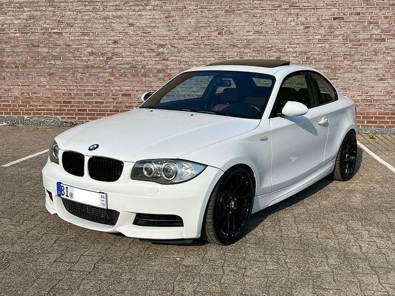 Weiß Gebraucht 2008 BMW 135 M Sport Kleinwagen | 16.990 € (Teuer) - Bild 1/4