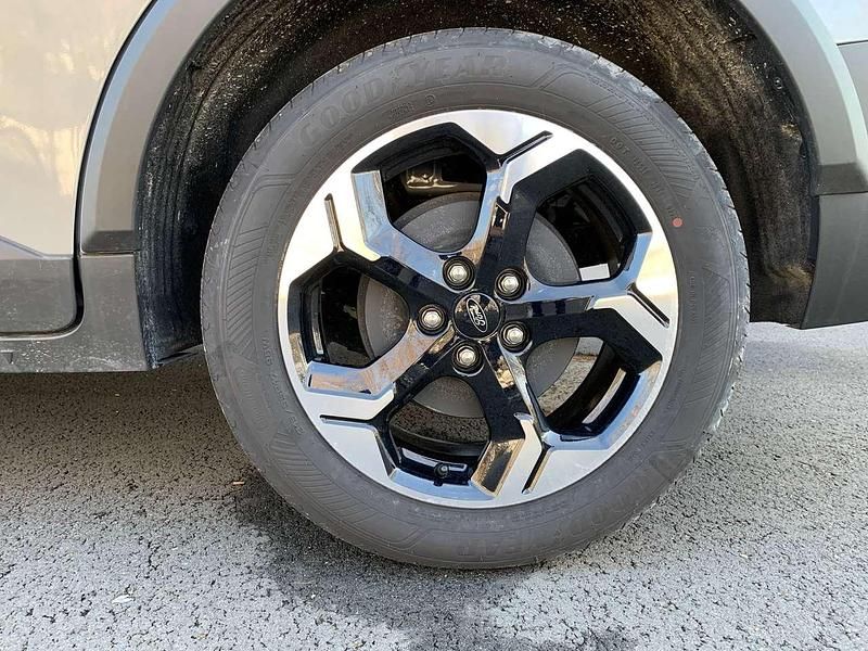 Neu Ford Tourneo Courier Active 125 PS (91 kW) 2025 Solarsilber Van / Kleinbus