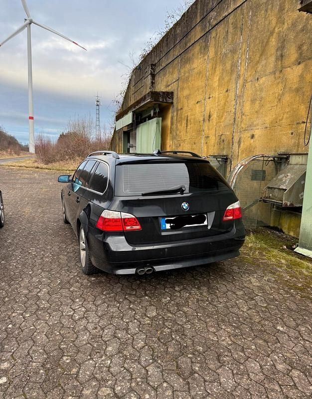 Schwarz Gebraucht 2007 BMW 525 Kombi | 6.000 € (Teuer) - Bild 1/4