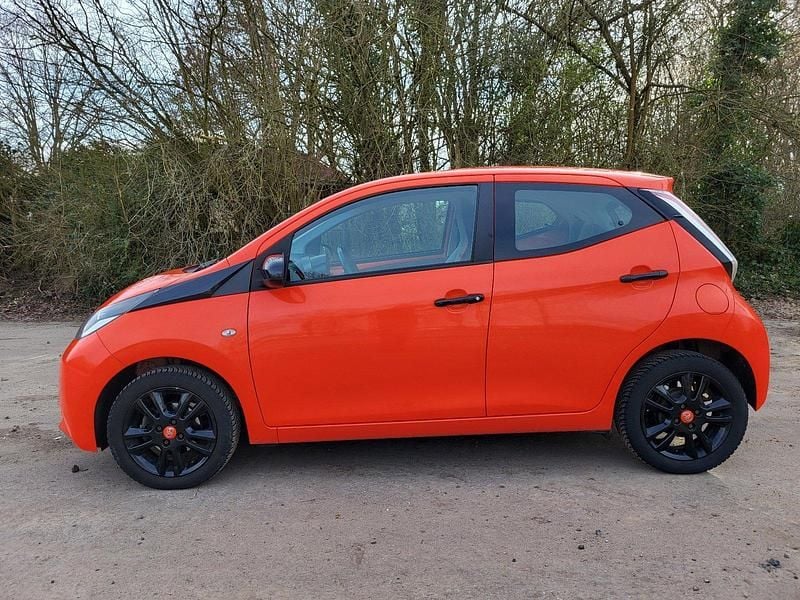 Gebraucht Toyota Aygo X-cite 69 PS (50 kW) 2014 Orange Kleinwagen