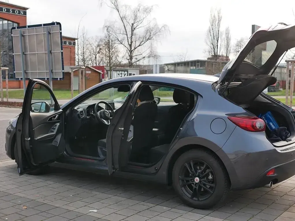 Gebraucht Mazda 3 Center-Line 150 PS (110 kW) 2016 Grau Limousine