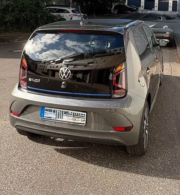 Gebraucht VW e-up! Style 61 kW (83 PS) 2022 Grau Kleinwagen