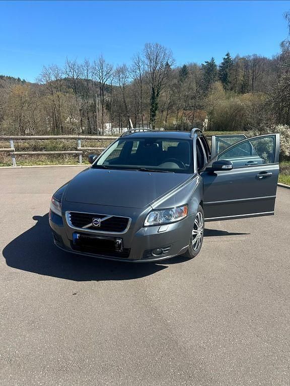 Gebraucht Volvo V50 Summum 136 PS (100 kW) 2009 Grau Kombi
