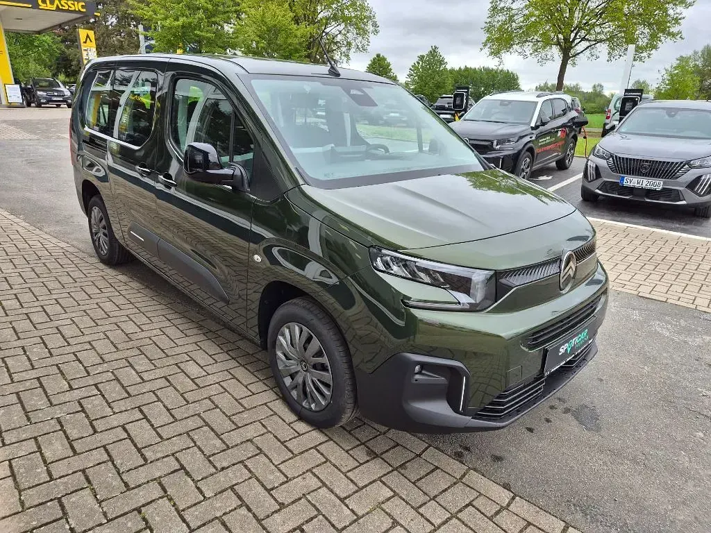 Neu Citroën Berlingo 131 PS (96 kW) 2026 Grün Van / Kleinbus