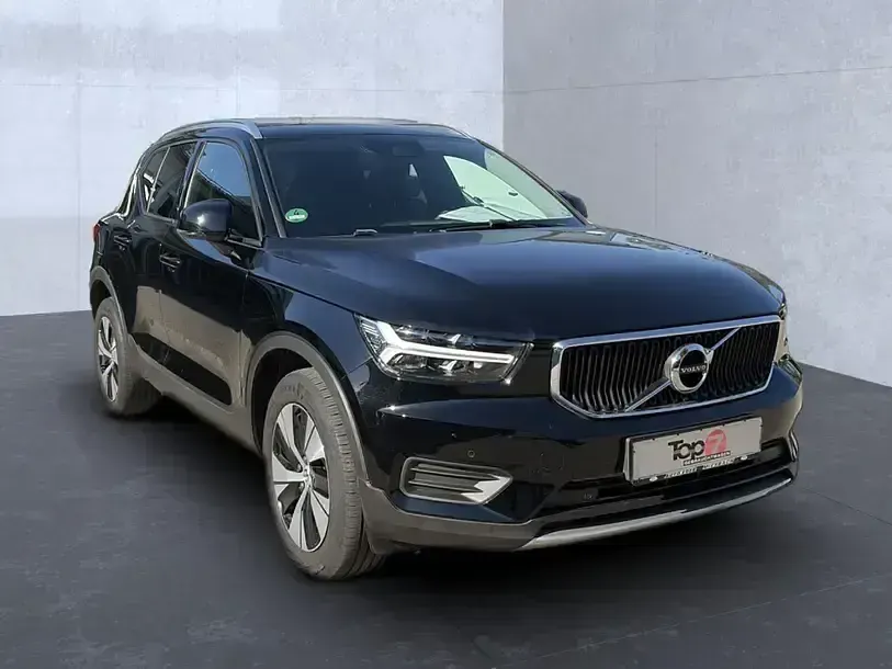 Gebraucht Volvo XC40 Core 197 PS (144 kW) 2022 Black solid (stone) / solid (schwarz) SUV