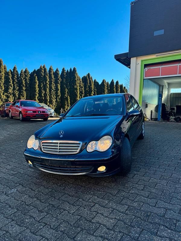 Gebraucht Mercedes C220 150 PS (110 kW) 2005 Schwarz Limousine