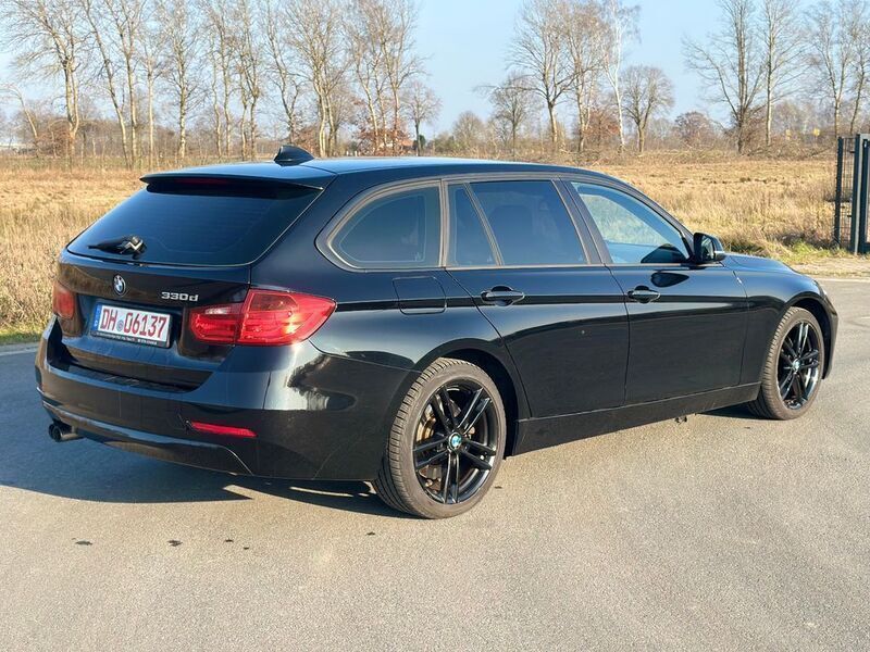 Gebraucht BMW 330 258 PS (189 kW) 2014 Schwarz Kombi