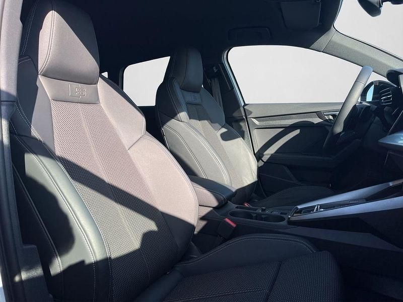 Gebraucht Audi A3 Ambiente 150 PS (110 kW) 2023 Gletscherweiß metallic (metallic) Limousine