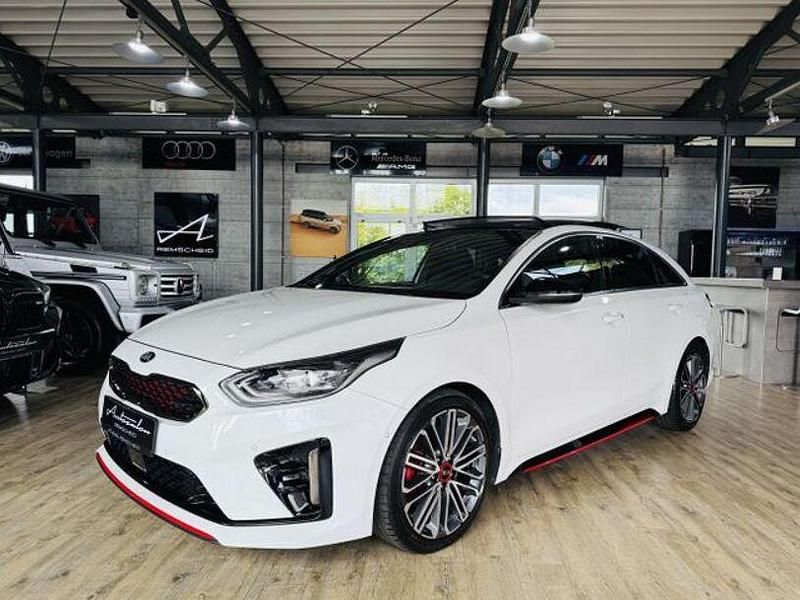Weiß Gebraucht 2021 Kia ProCeed GT-Line Kleinwagen | 23.990 € (Fairer Preis) - Bild 1/4