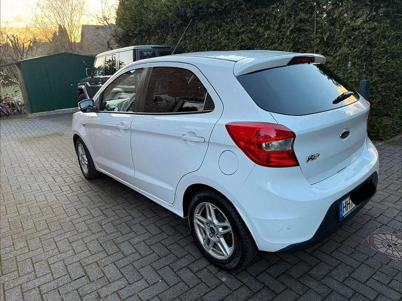 Gebraucht Ford Ka Cool & Sound Edition 86 PS (63 kW) 2017 Weiß Limousine